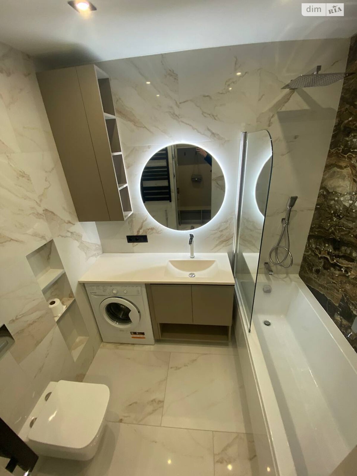 River Park бизнес-клас тұрғын үй кешеніндегі 2 бөлмелі пәтер