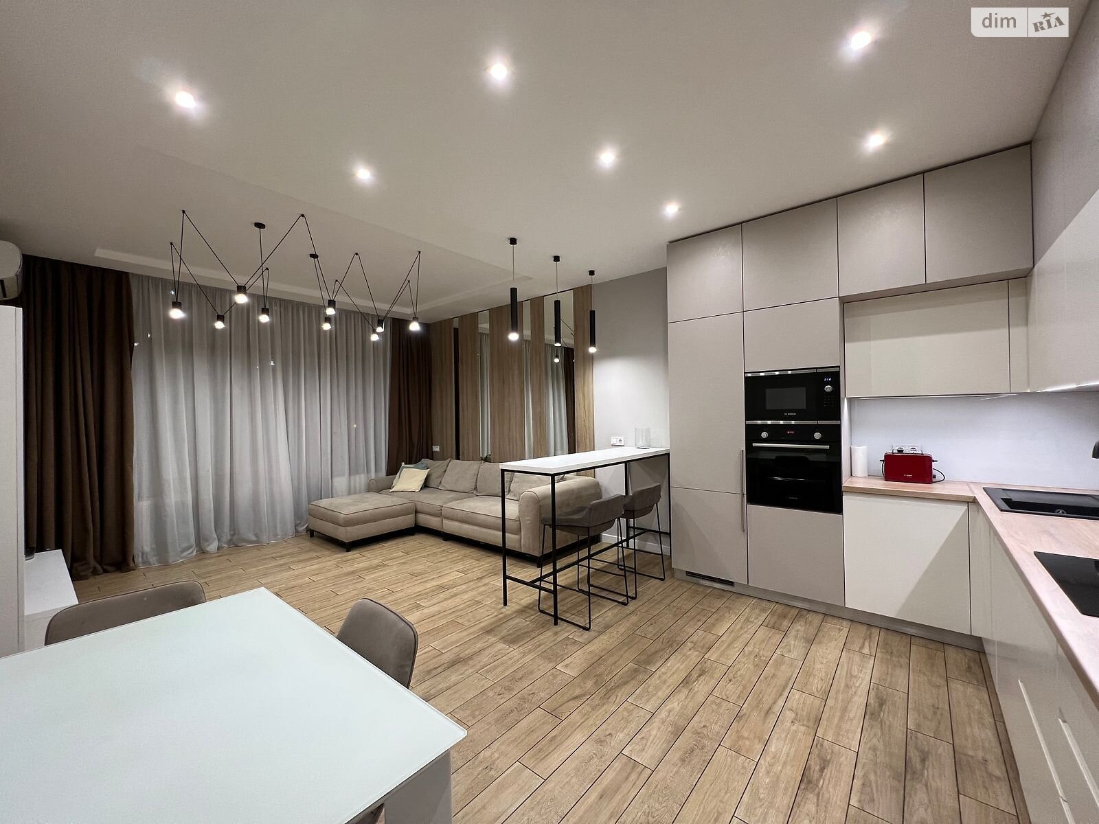 Spacious 3-Bedroom Apartment with Modern Design