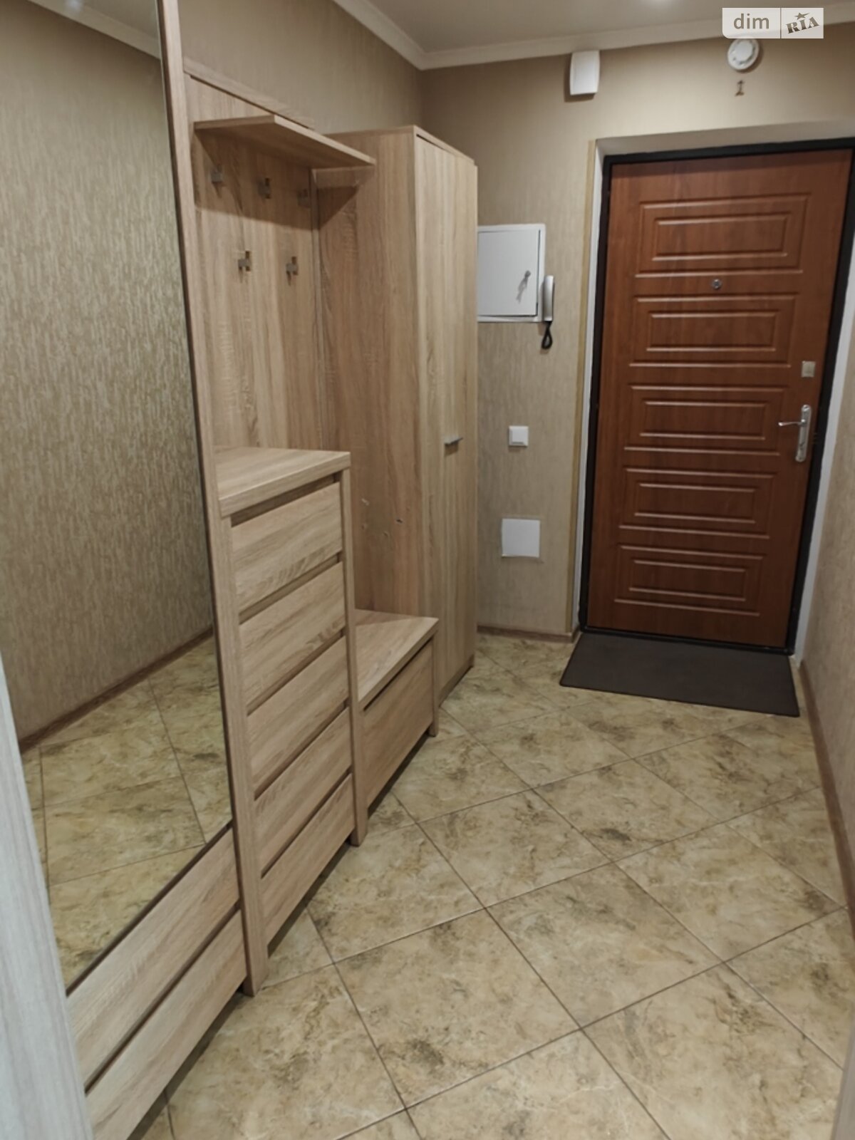 3-Room Apartment near Lavina Mall with Lake and Forest Nearby