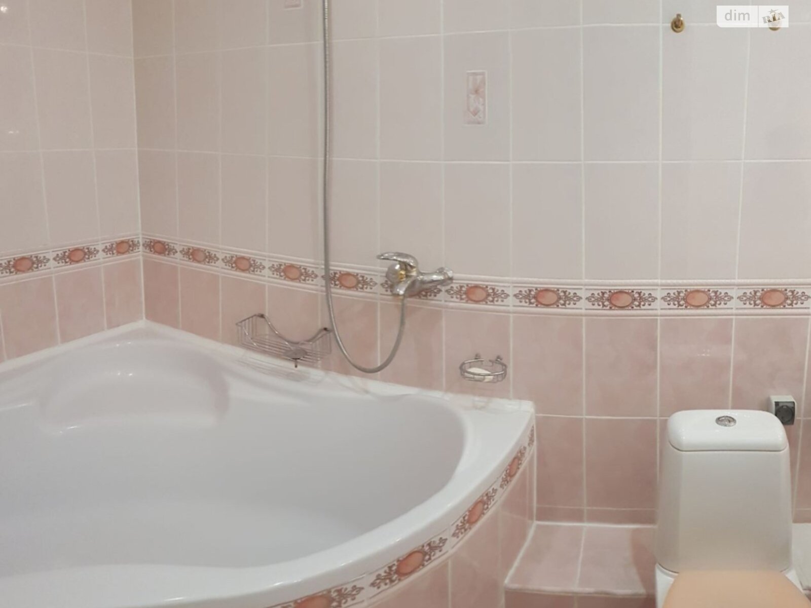 Spacious 2-Room Apartment on B. Khmelnitsky Street, Comfortable and Fully Furnished