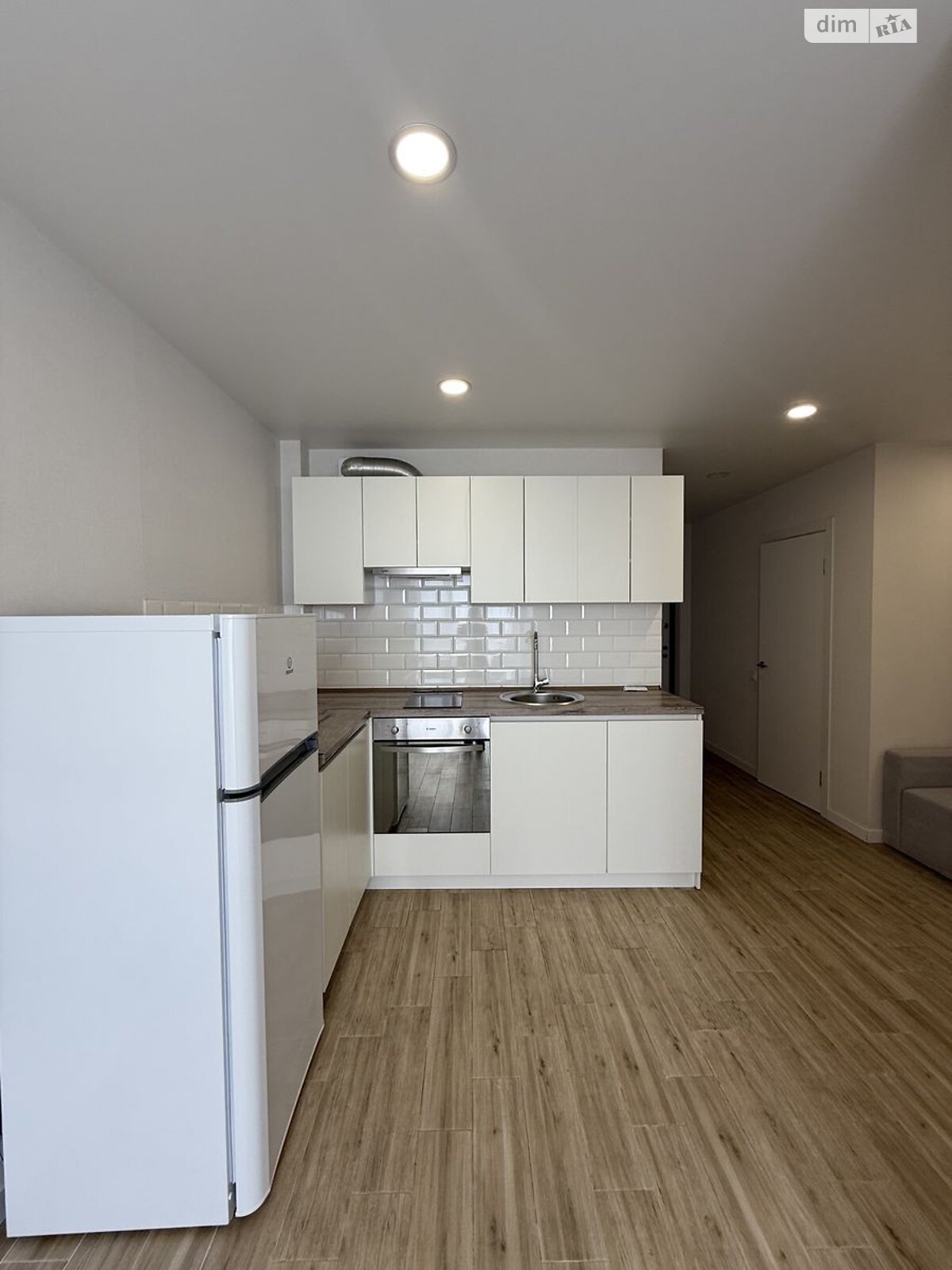 1-Bedroom Apartment in Modern 4U Residential Complex near Akademmistechko Metro