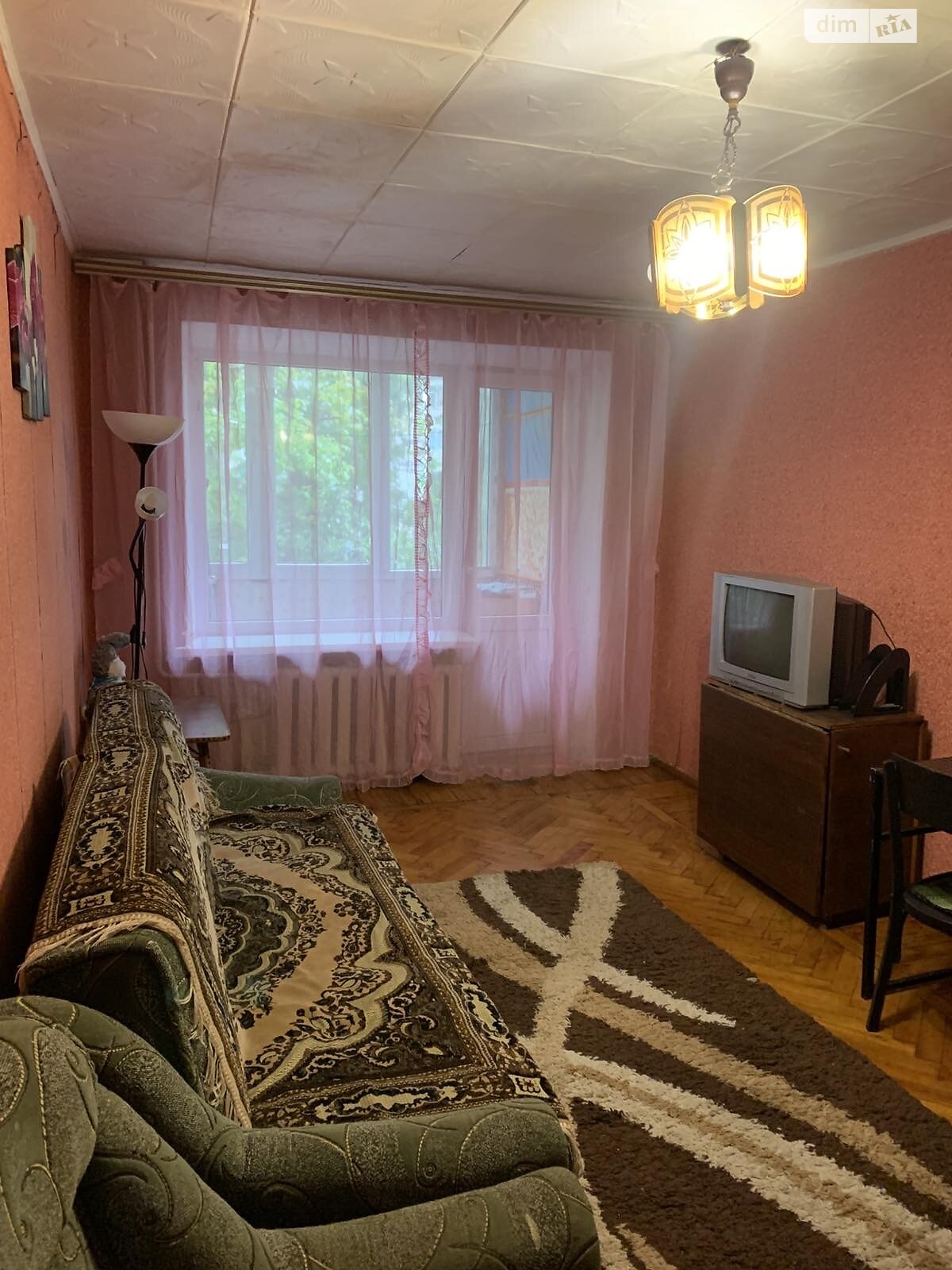 Повністю мебльована квартира з основними зручностями