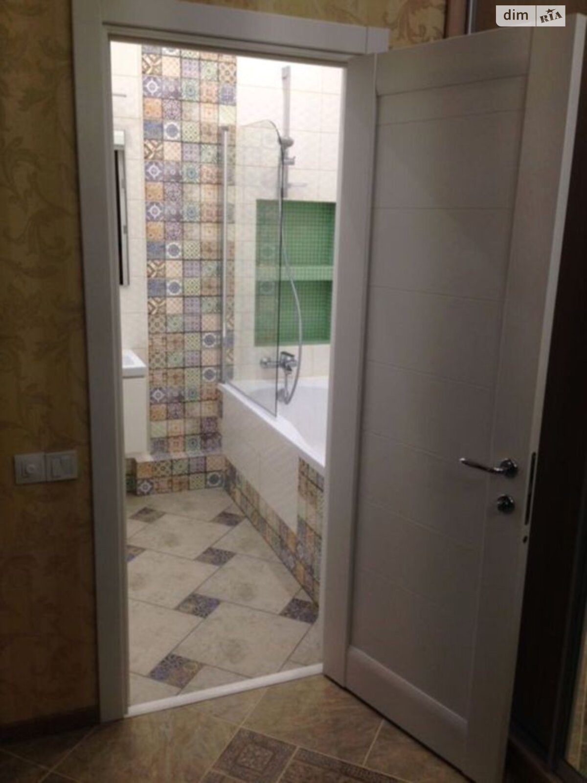 V. Mossakovsky көшесіндегі IQ House-тағы 2 бөлмелі пәтер
