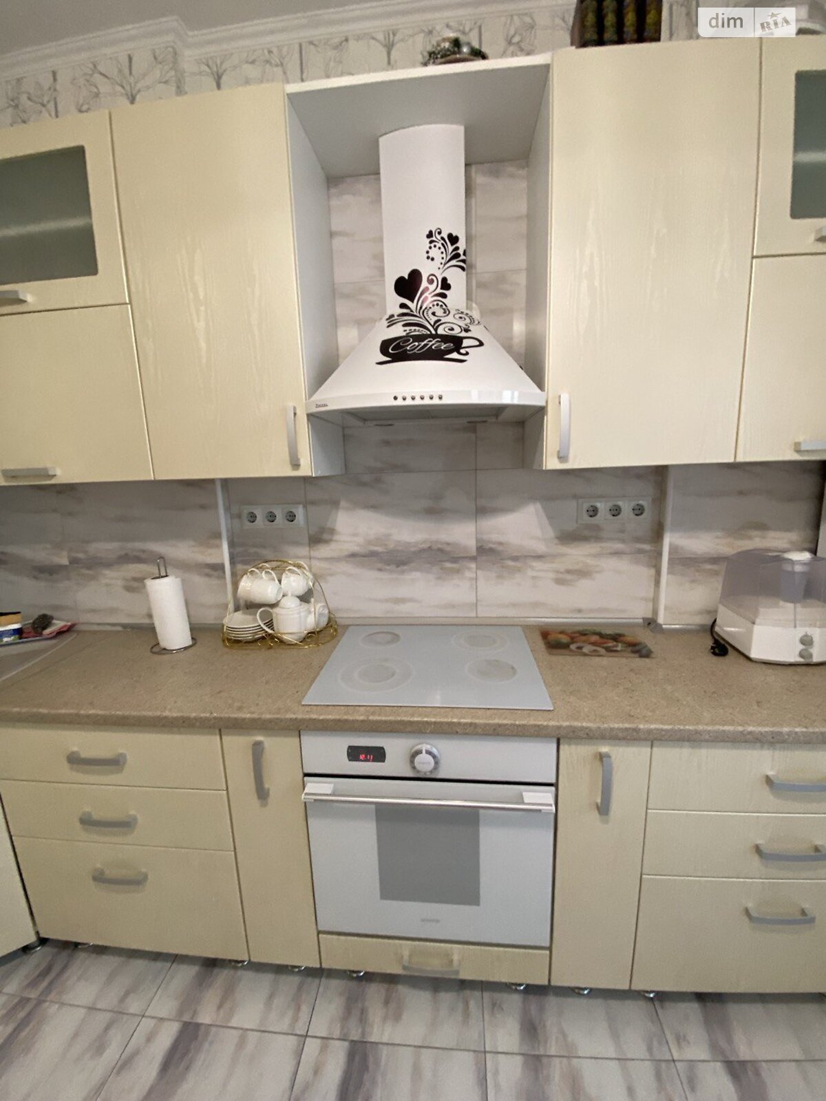 Modern 1-bedroom apartment with workspace, near Perovsky Complex