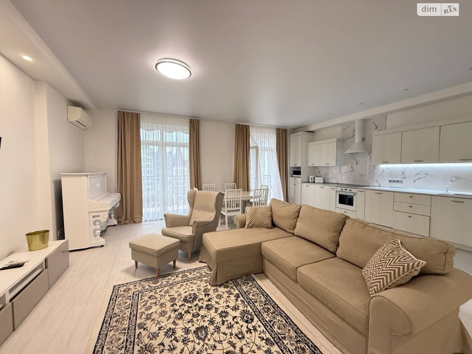 Spacious 3-room apartment with modern design and great location