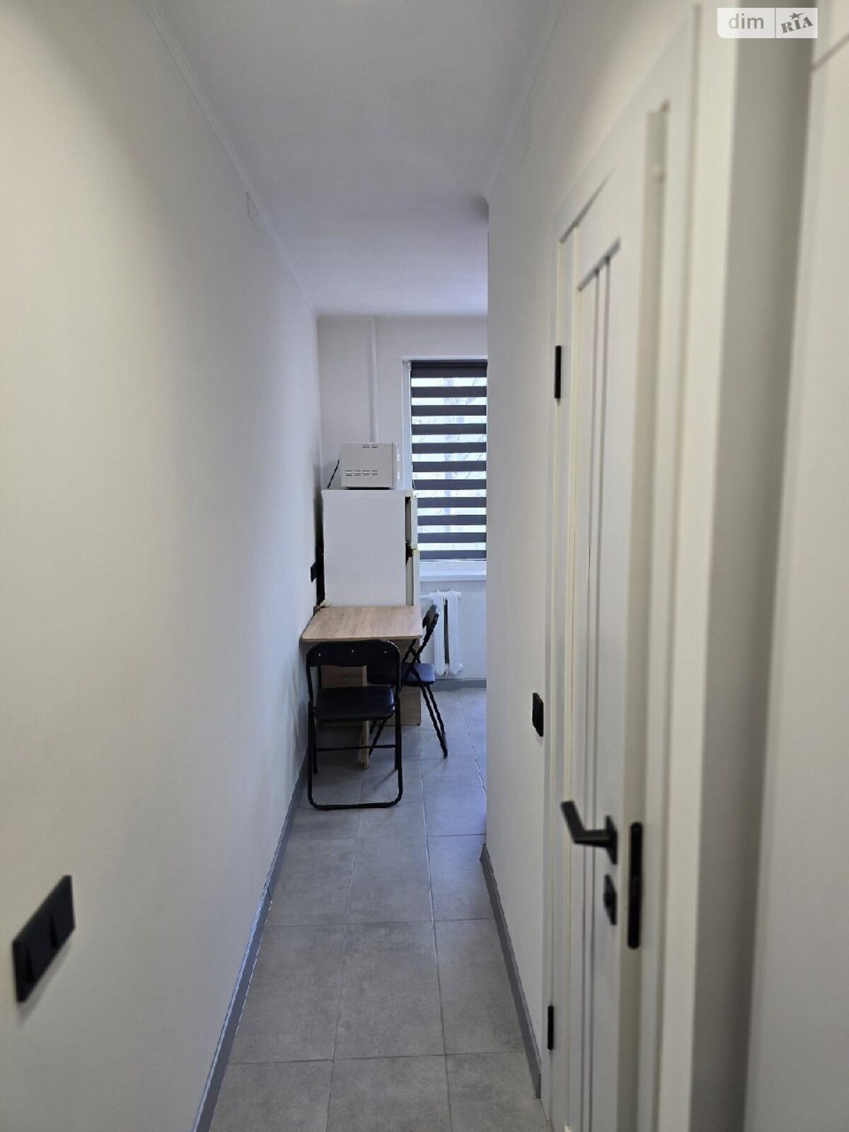 1-Room Apartment on Stetsenko Street with Updated Renovation