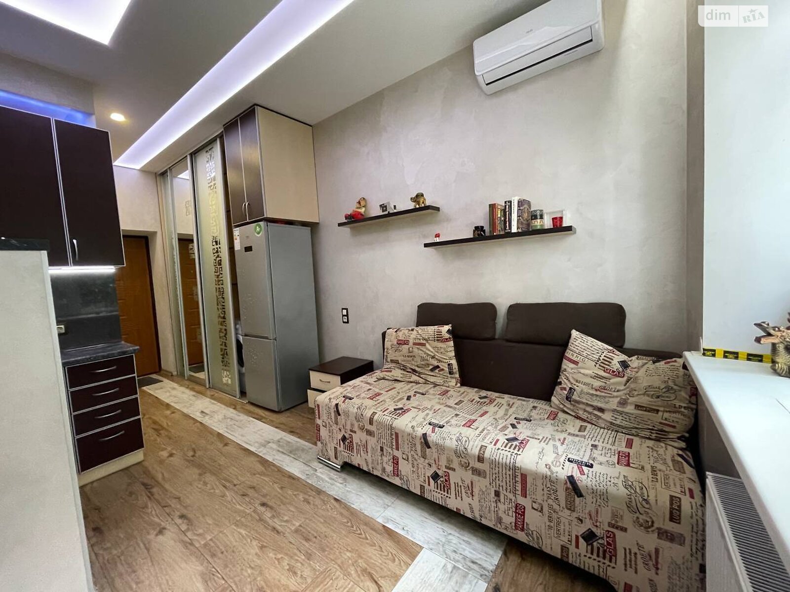 Studio apartment on 1st floor with built-in wardrobe and full furnishings