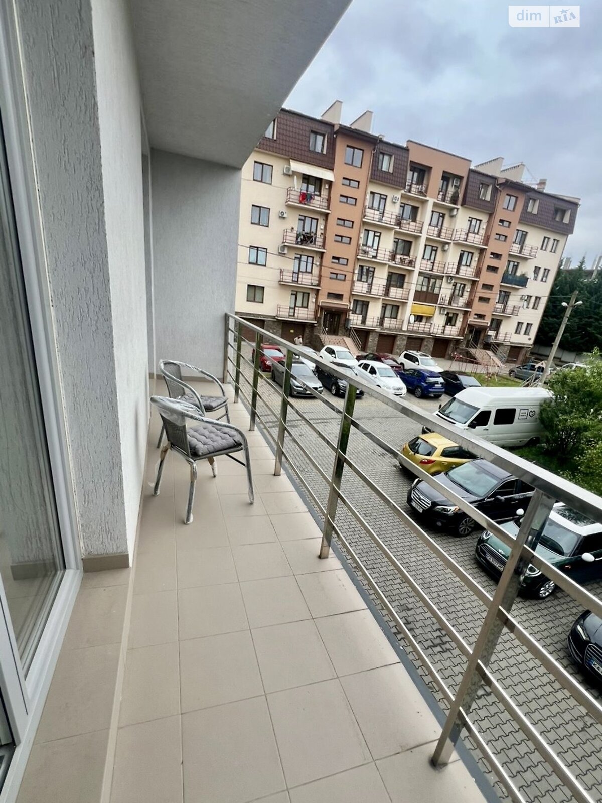 2-Room Apartment with Modern Design and Separate Rooms