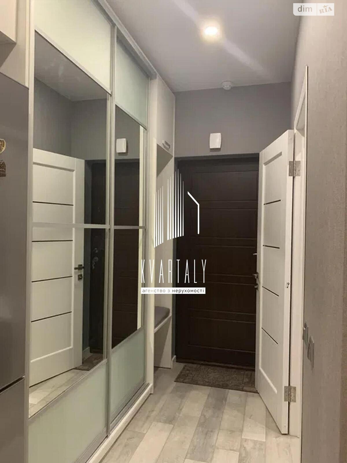 1-bedroom studio apartment on Kharkivske Highway, 20th floor, modern renovation