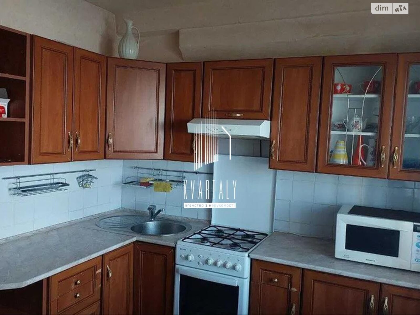 2-Room Apartment with Euro Renovation on Ozernaya Street