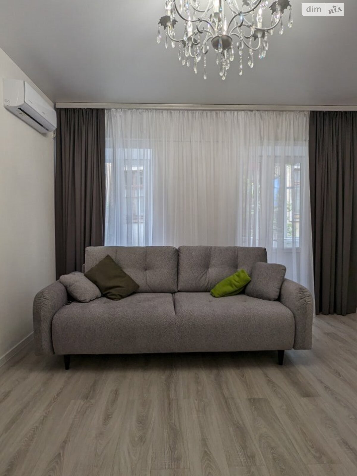 2-Room Apartment near Privoz Market, City Center, Fresh Renovation