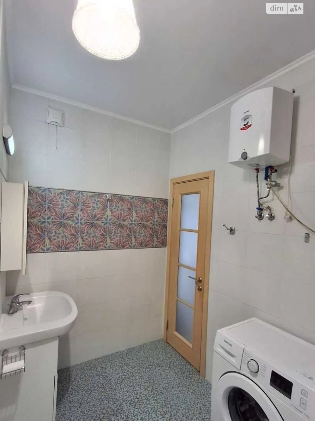Spacious Apartment on Left Bank with Modern Amenities