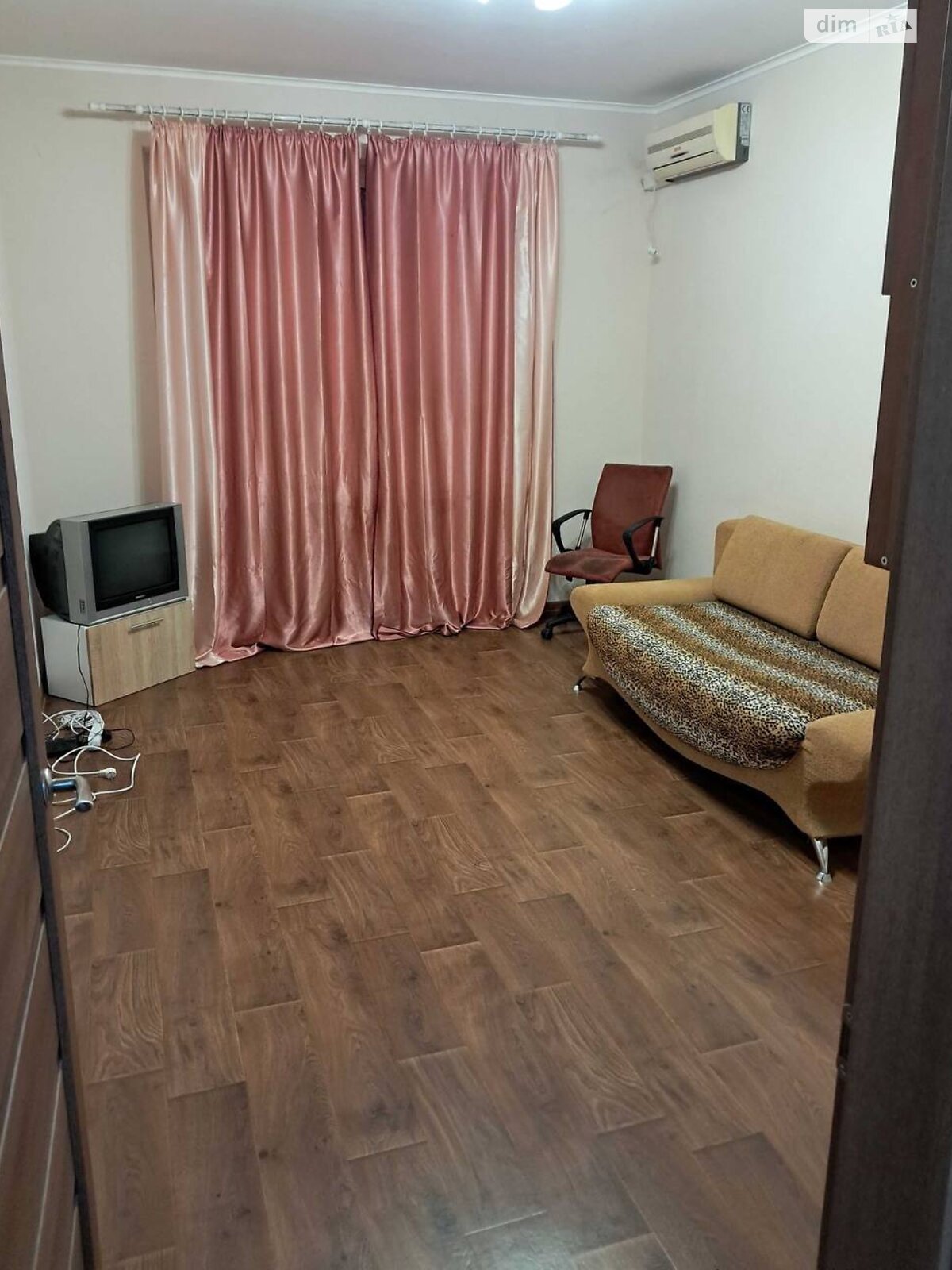 2-Room Apartment in Slavyanka, Central Location