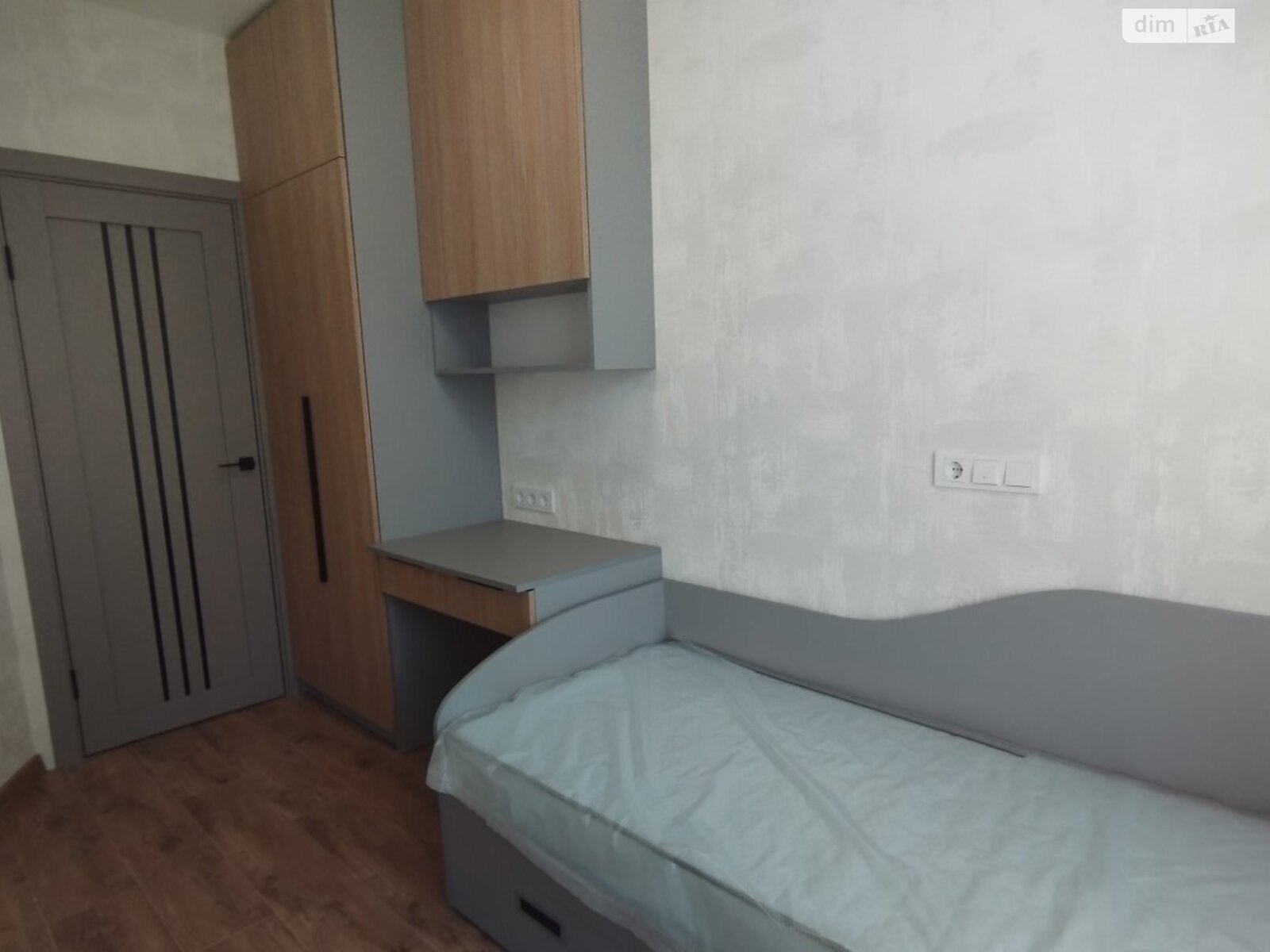 New apartment with full furnishings and appliances in a good location