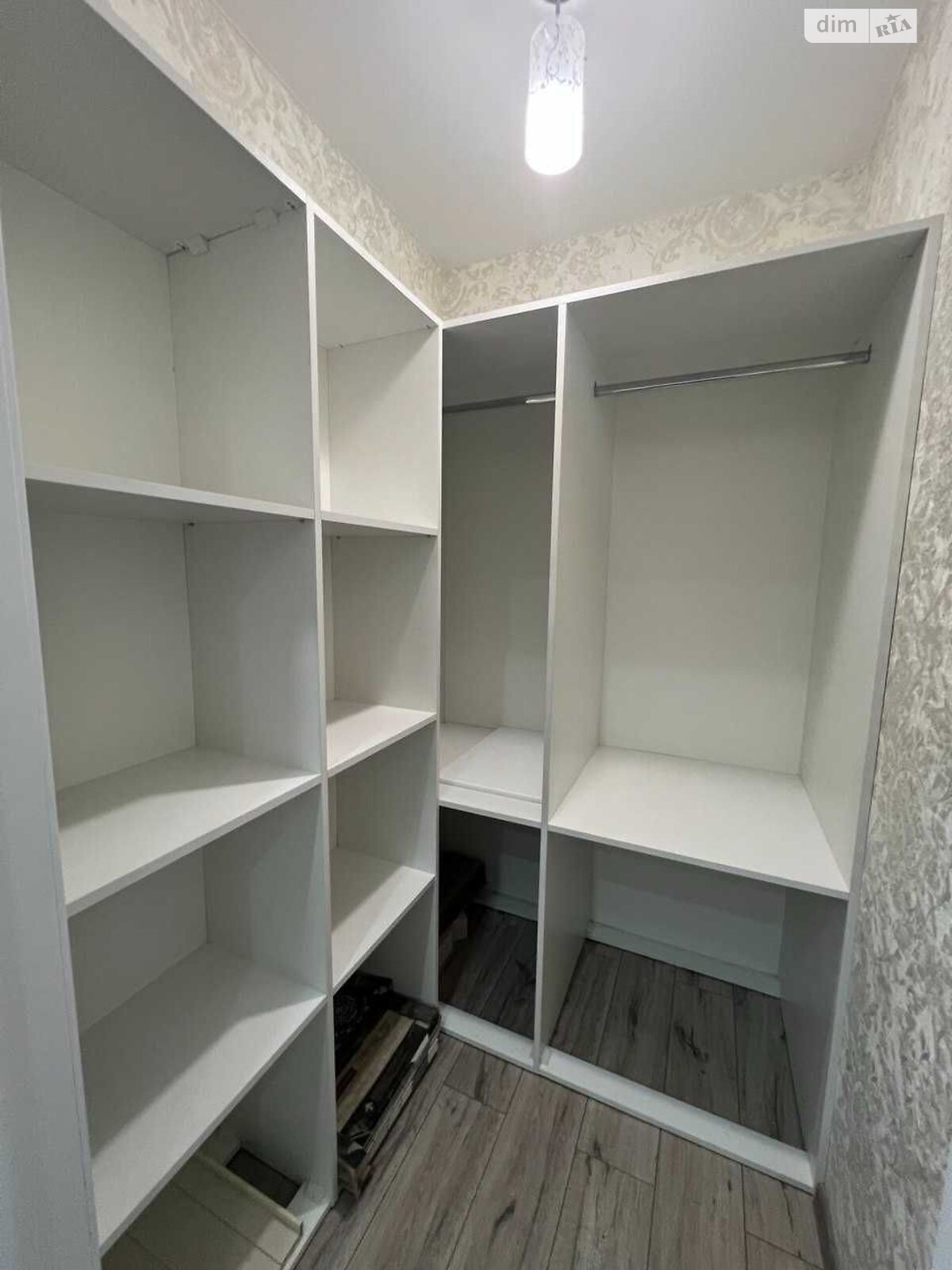 Modern 2-Room Apartment in Sofievska Borshchagovka with Convenient Location
