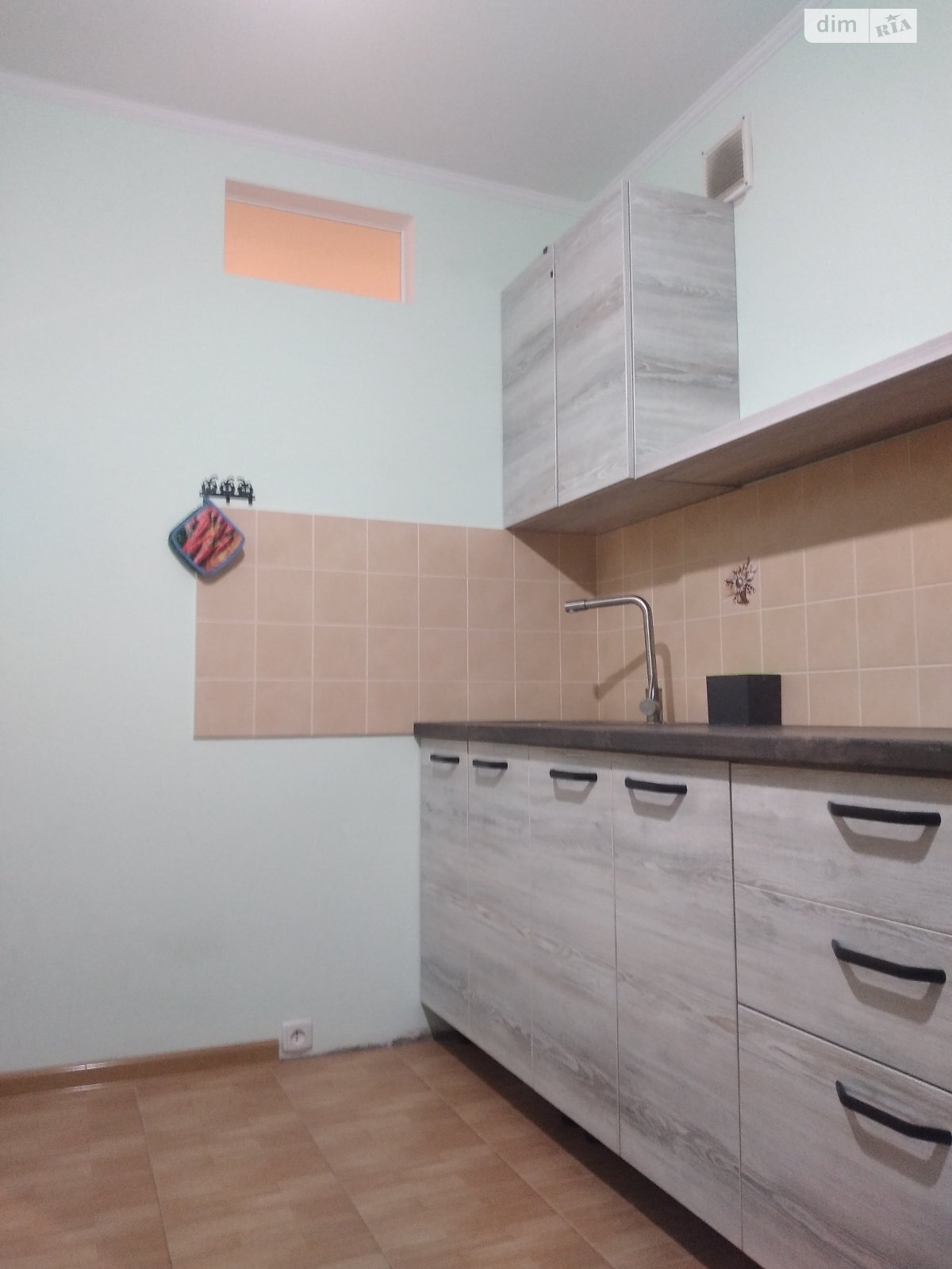 Comfortable 1-Room Apartment with Full Amenities on Simirenko Street