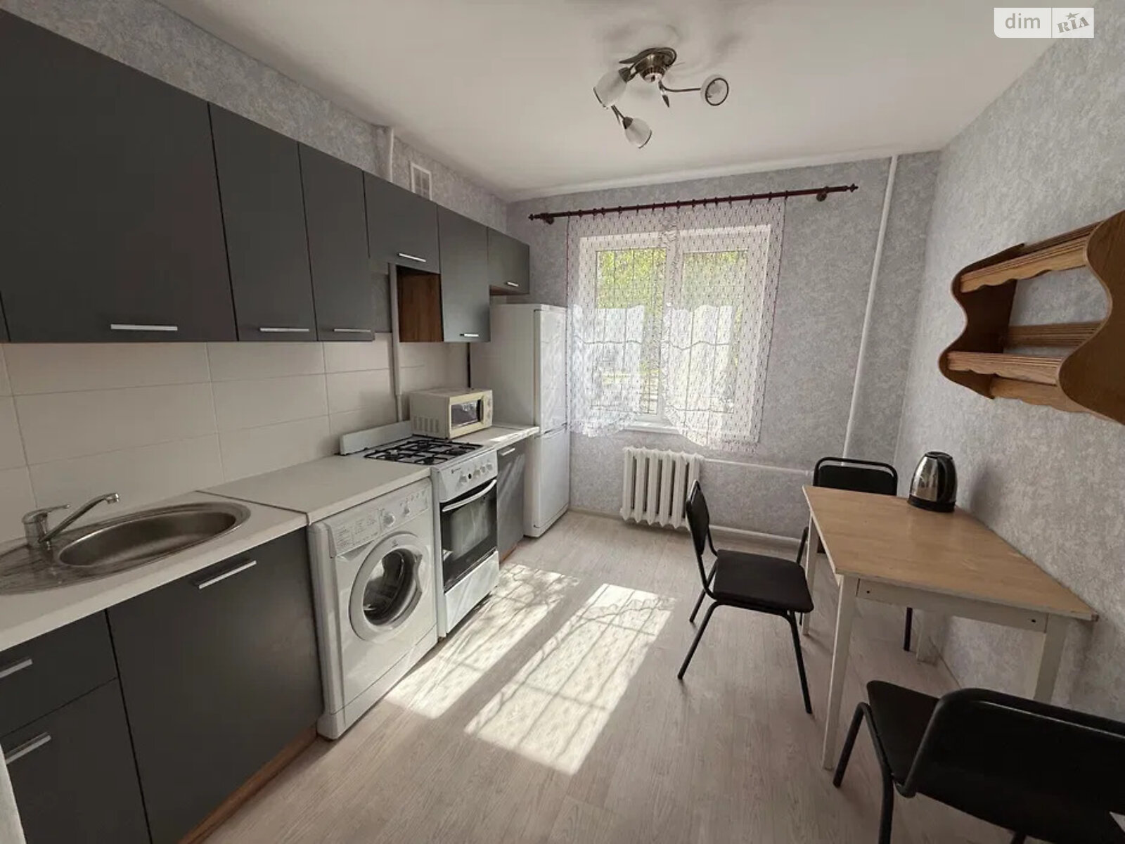 3-Room Apartment at Pobeda 6, Bulvar Slavy - Convenient Location