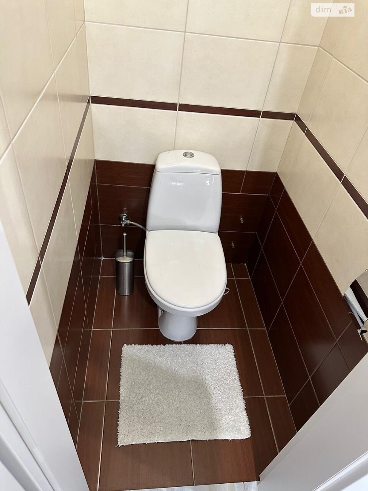 3-Room Apartment on Red Kalina Avenue, Fully Renovated