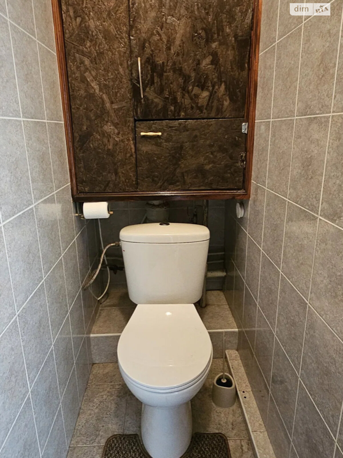 Two-room apartment with separate rooms, parquet floors, and balcony