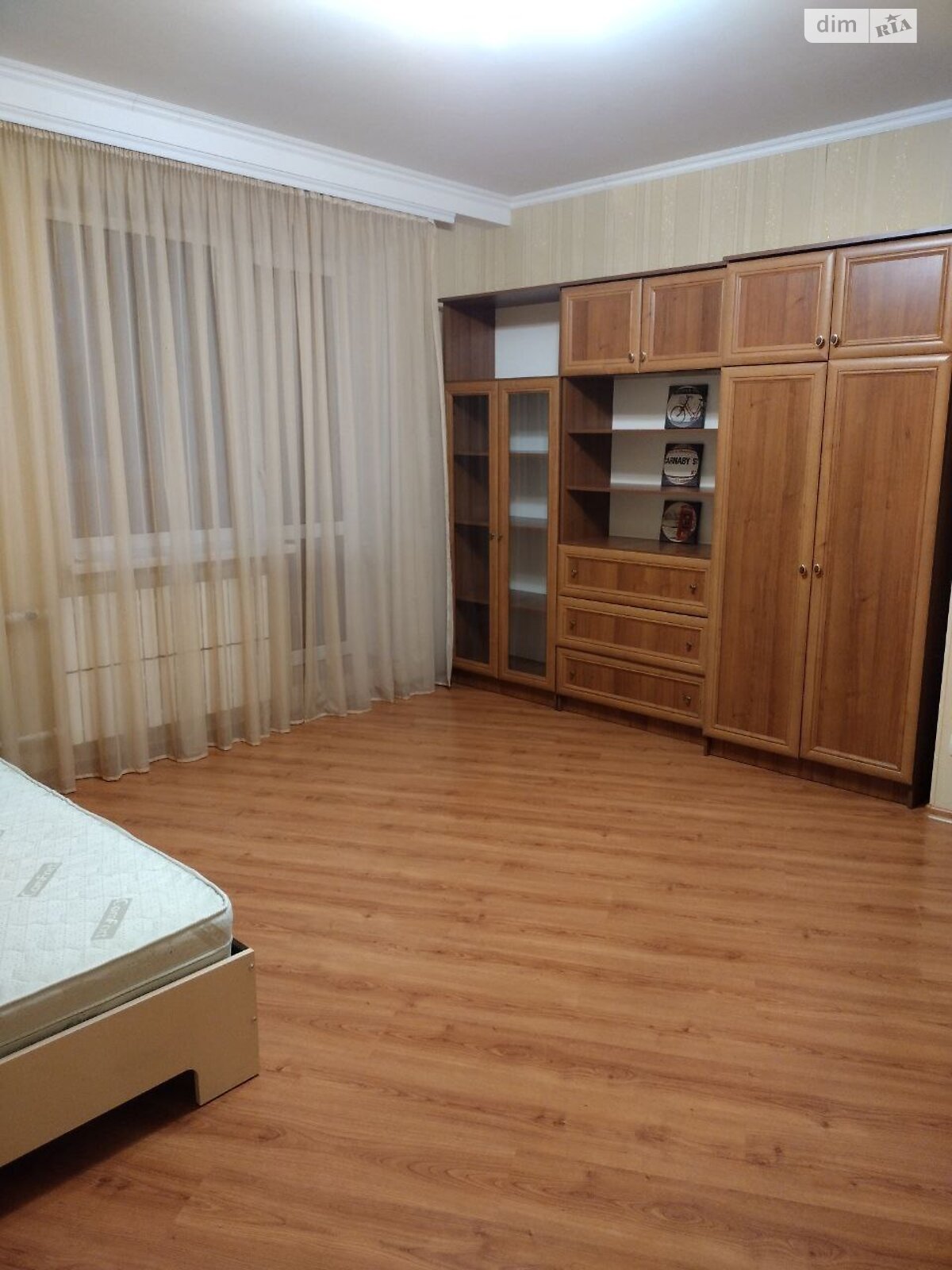 Газ бар кірпіш ғимарат, толық жабдықталған пәтер