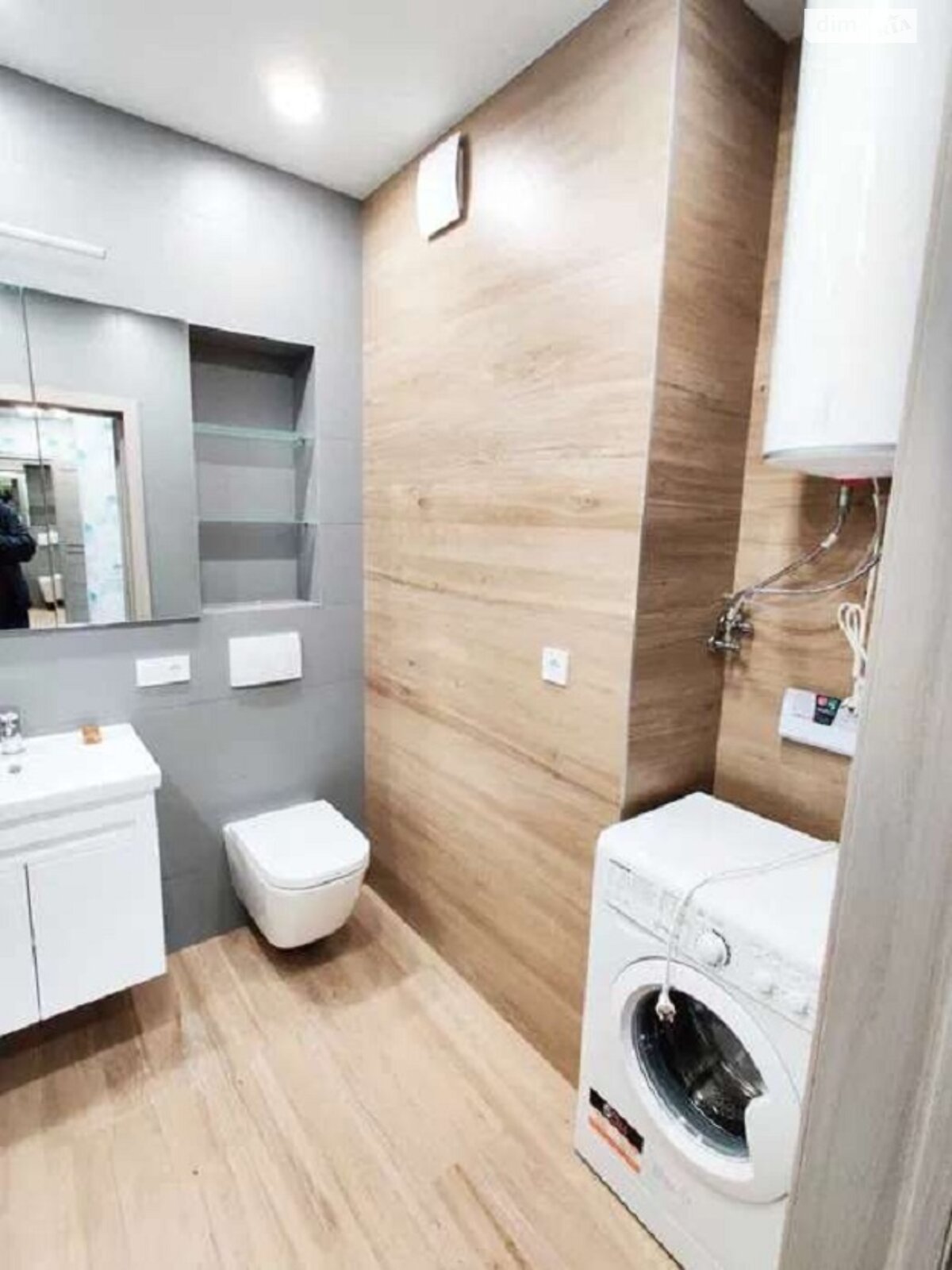 Bright and cozy 1-bedroom apartment with designer renovation in Warsaw Residential Complex