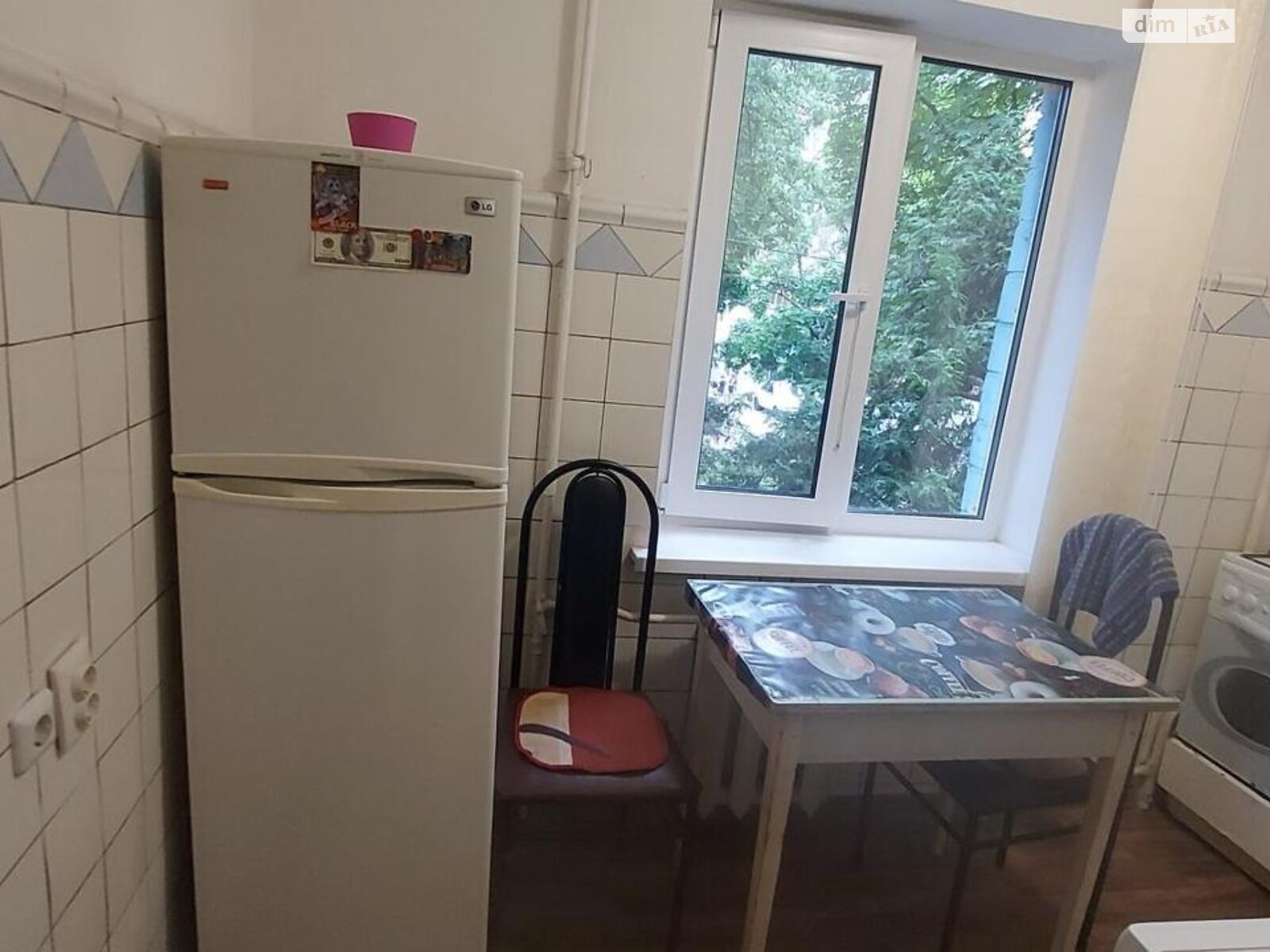 Comfortable apartment in brick building on low floor