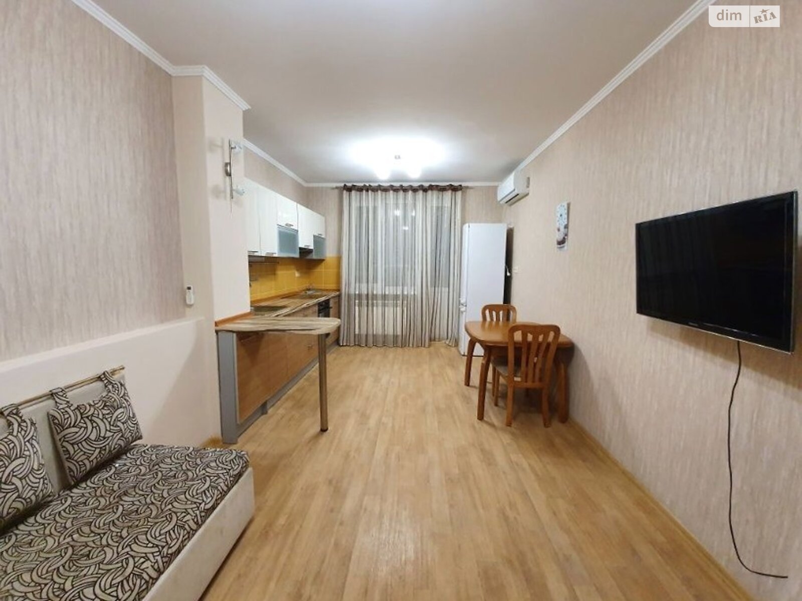 Family-Friendly Apartment with Designer Renovation and Modern Amenities