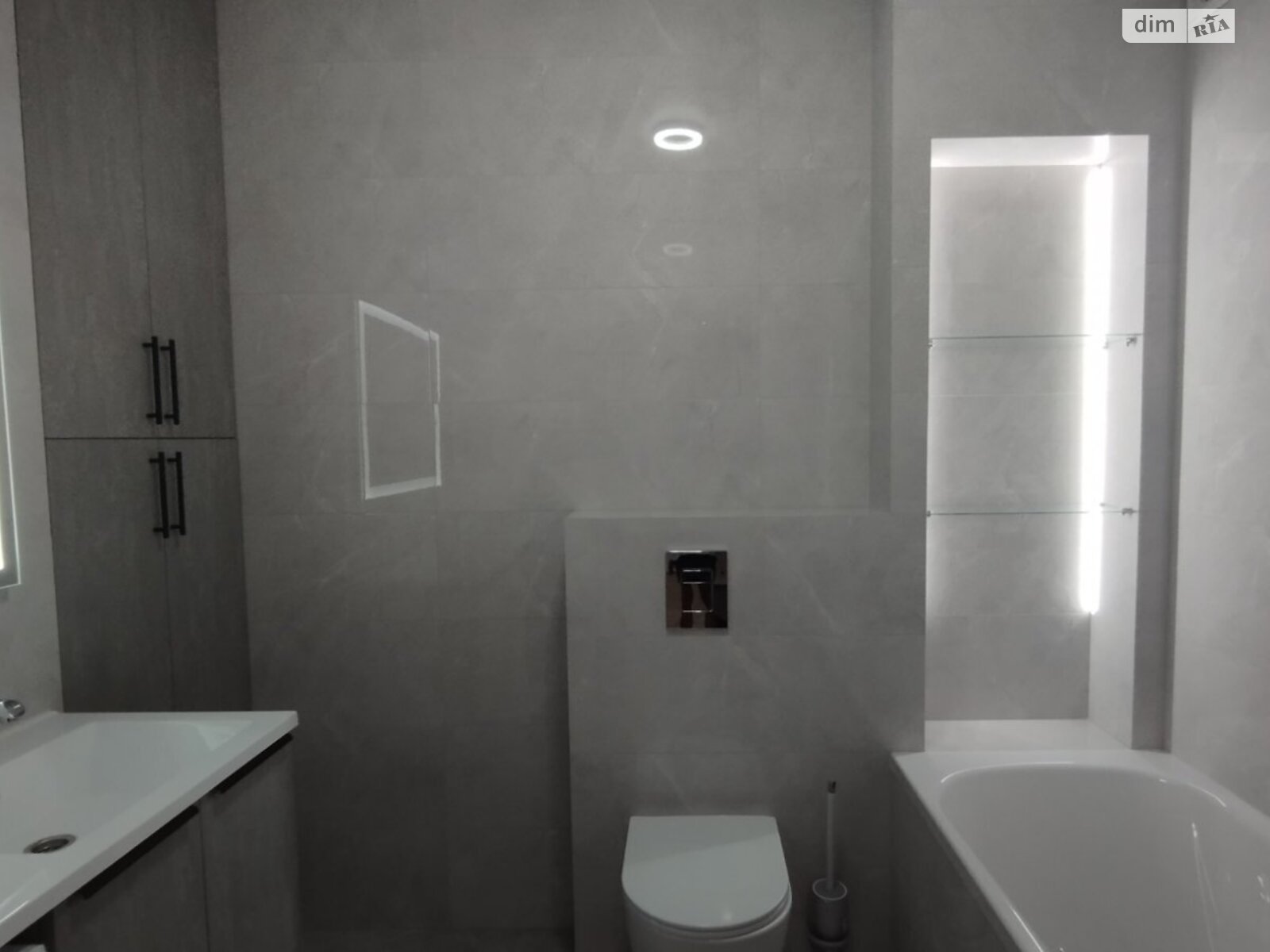 New apartment with full furnishings and appliances in a good location