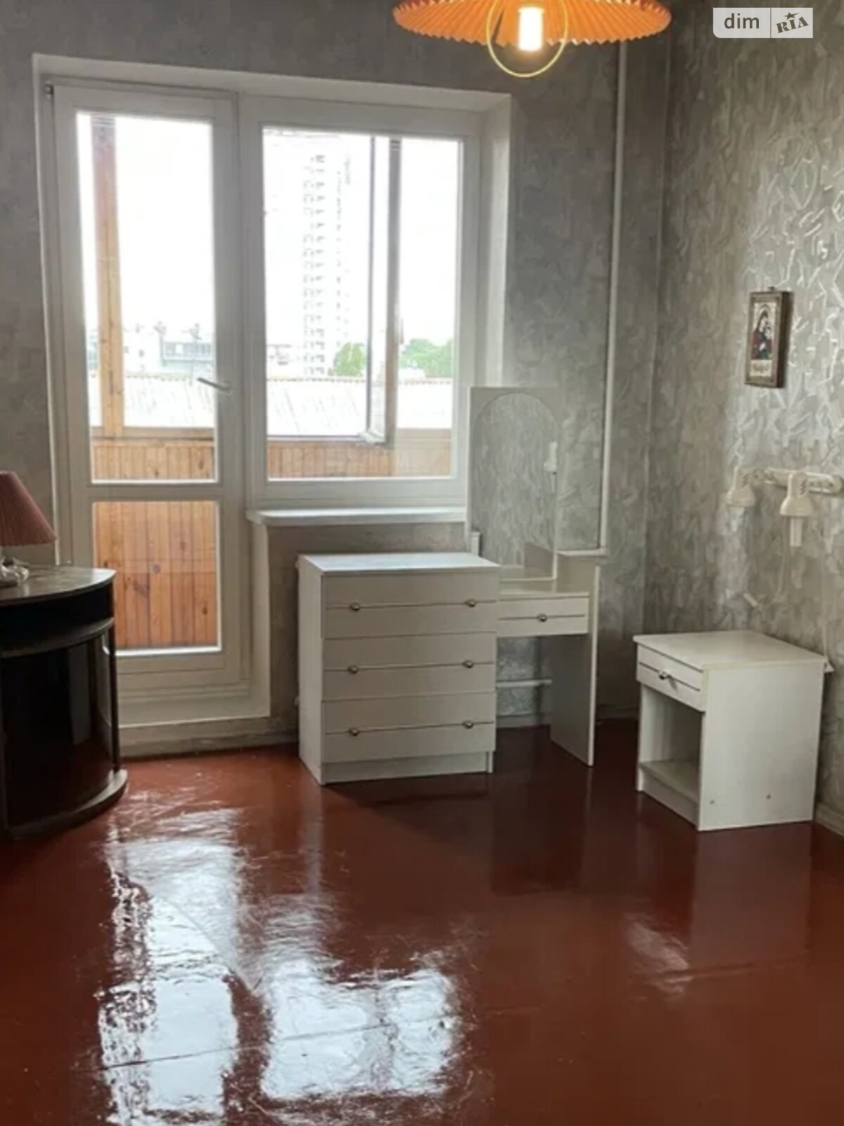 Comfortable Apartment with Separate Bathroom, Washing Machine, and Hot Water