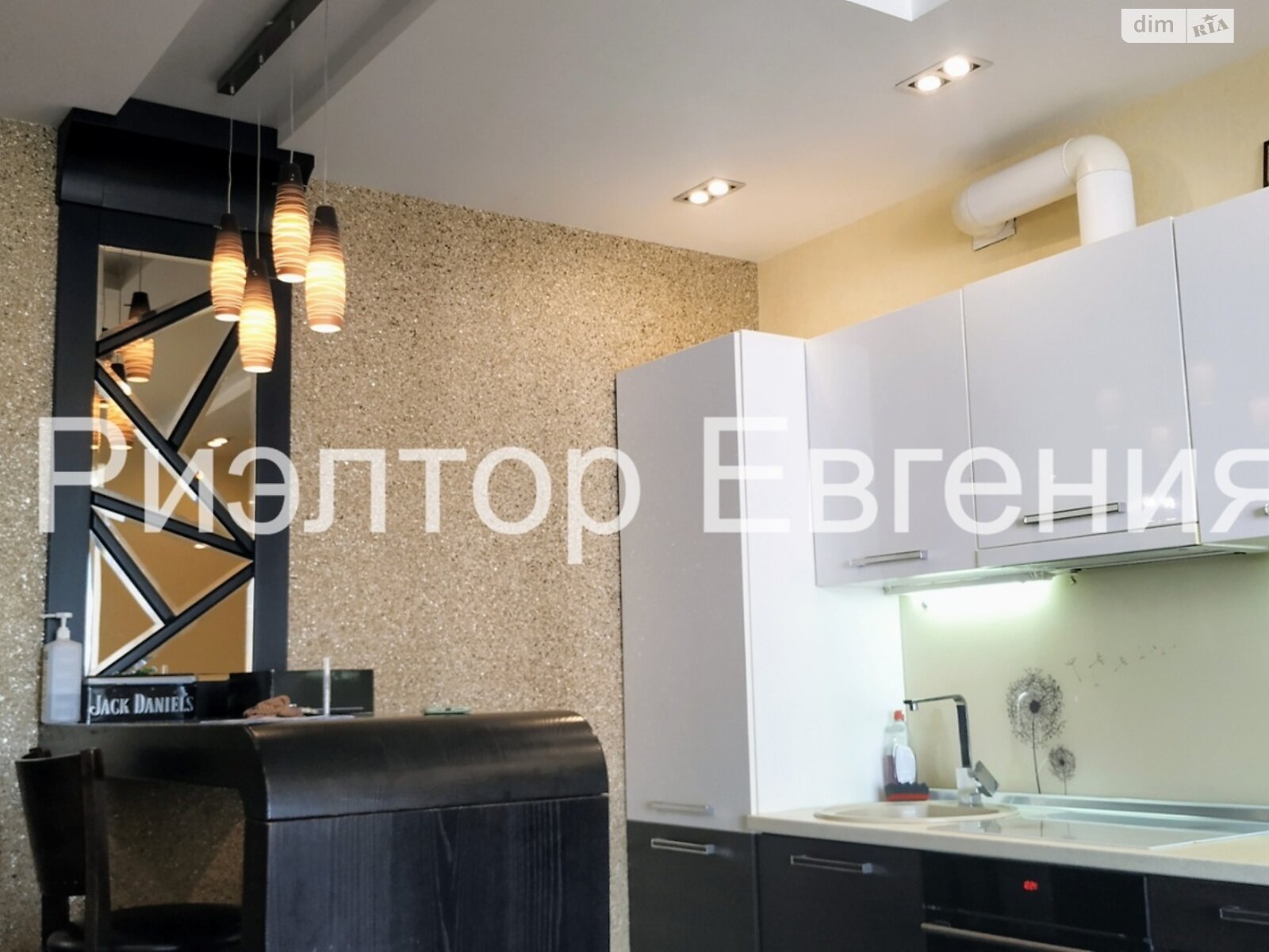 Жеңіс Паркінің жанындағы заманауи студия пәтер, жеке жатқа бөлмесі бар