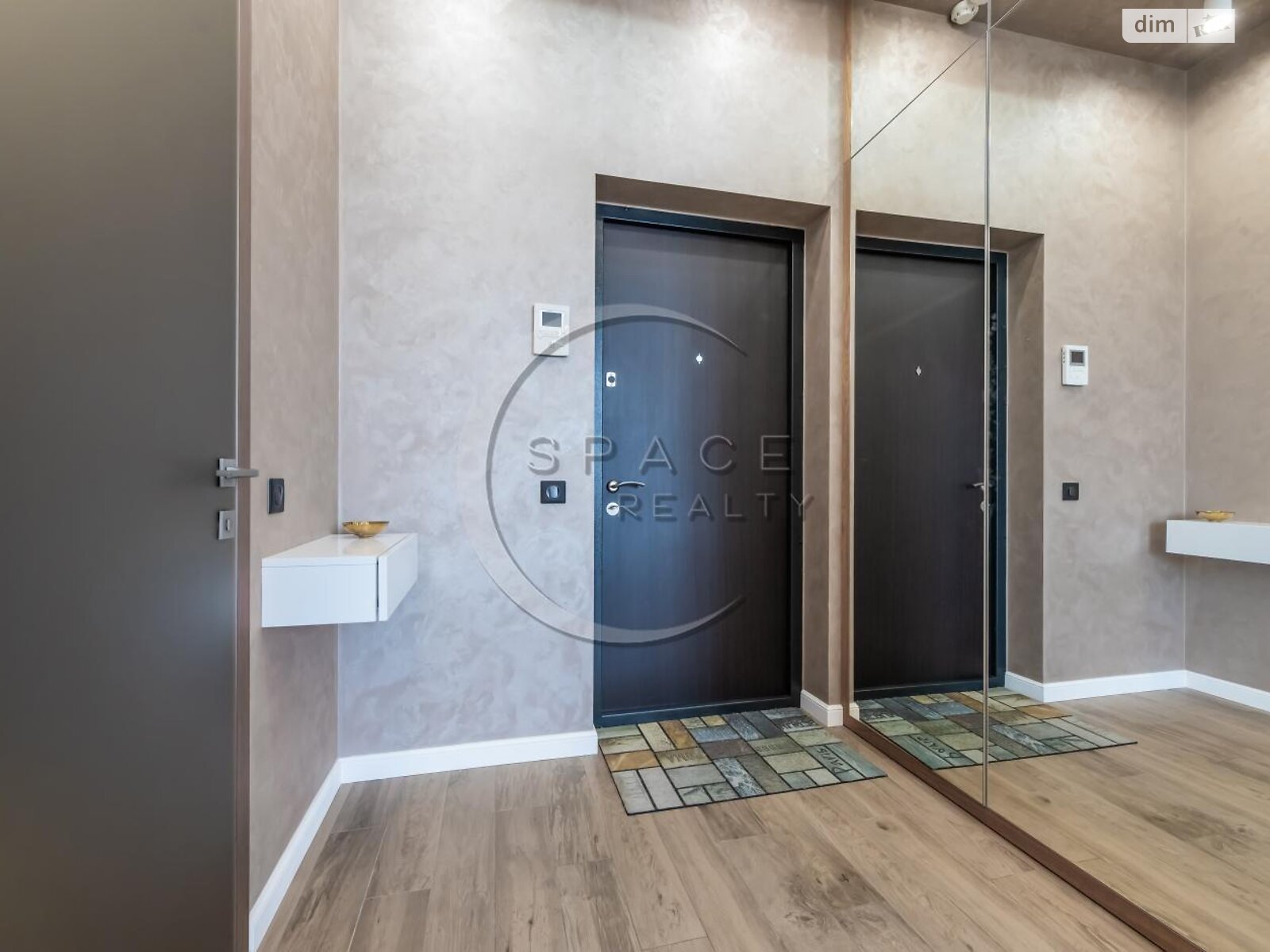 Premium 2-Room Apartment in French Quarter Residential Complex