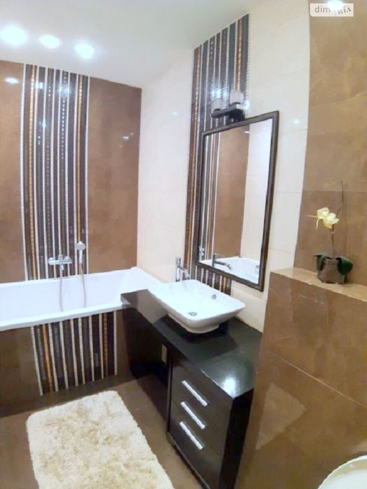 Cozy 4-Room Apartment in Sinaya Ptitsa Complex near Shevchenko Park