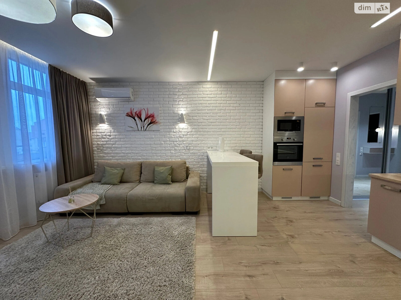 Cozy Apartment in Eleny Pchilky 3D, Tradytsii Complex