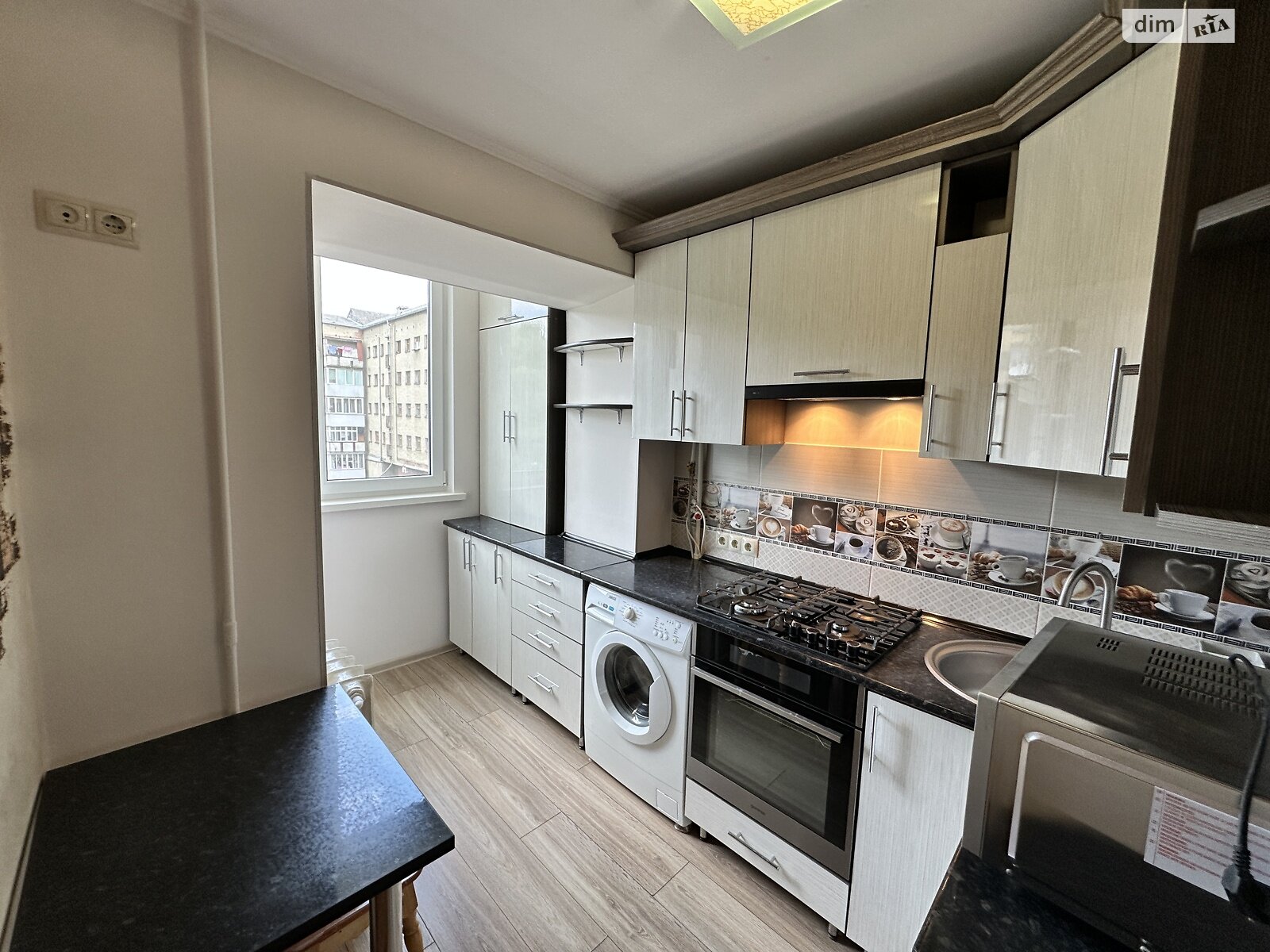 2-Room Apartment near Park, Suitable for Couple/Students