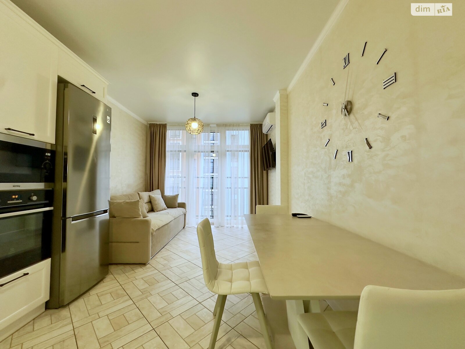 Spacious 2-room apartment in ЖК 'Семицвіт' with functional design