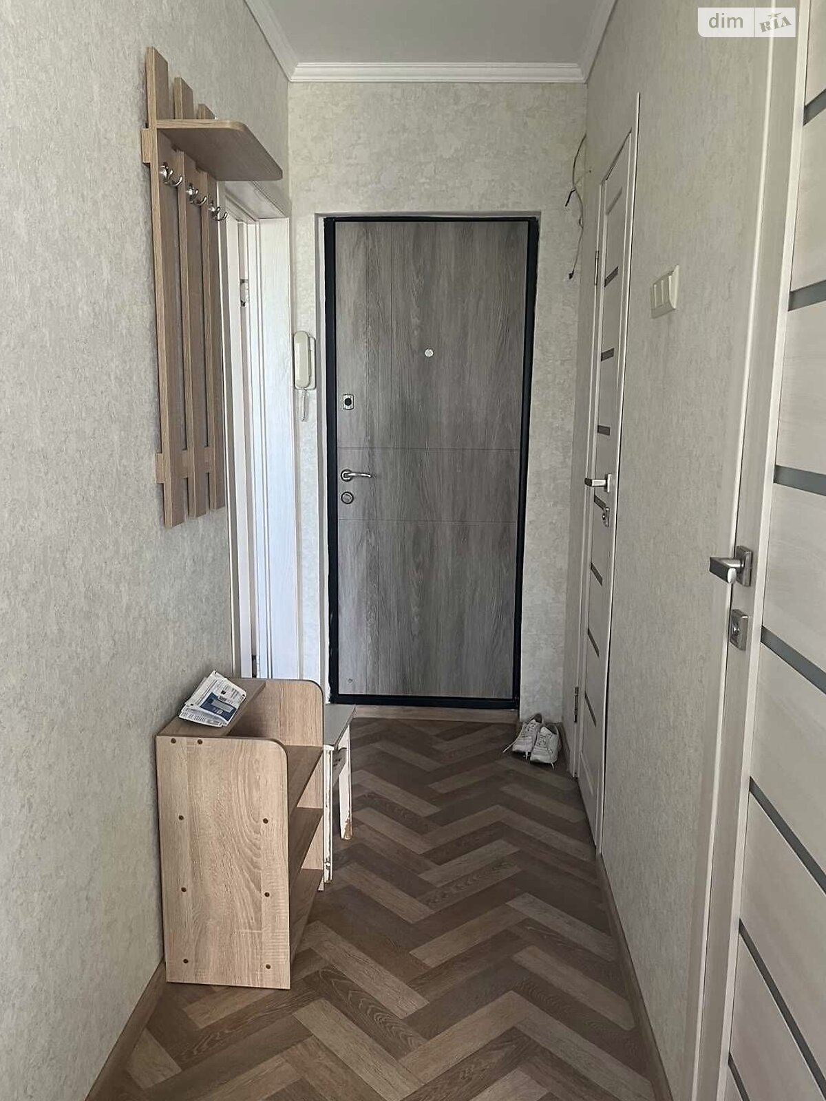 1-Room Apartment on Breus/Malinovskogo Street with Renovation and Furniture