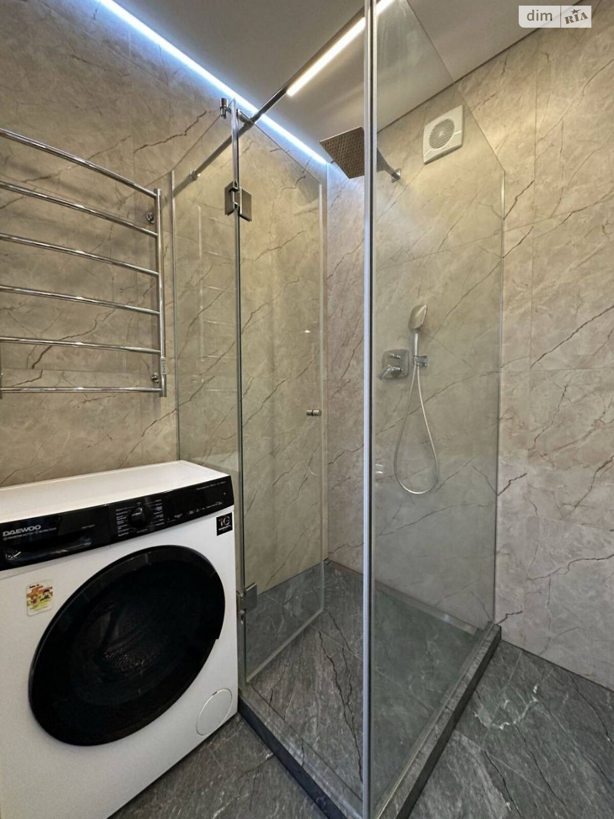 2-Room Apartment in Happy Residential Complex, Dnipro