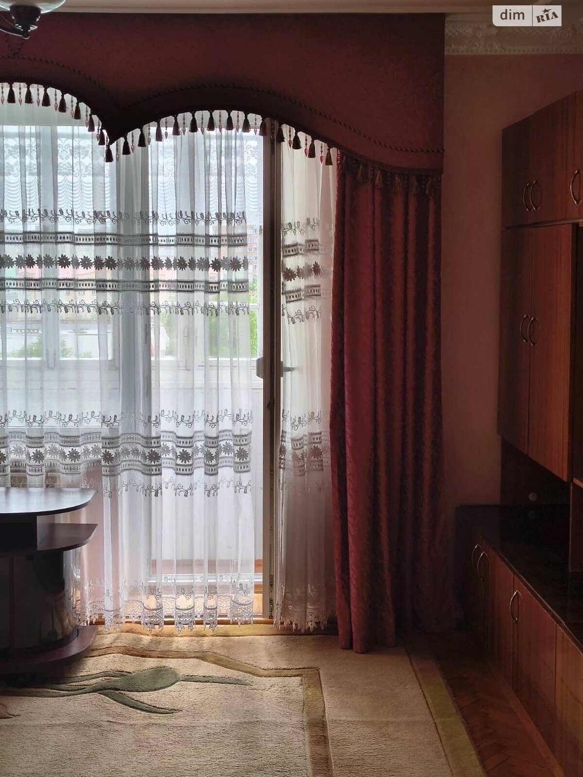 Two-Room Apartment Near Warsaw Market with Convenient Location