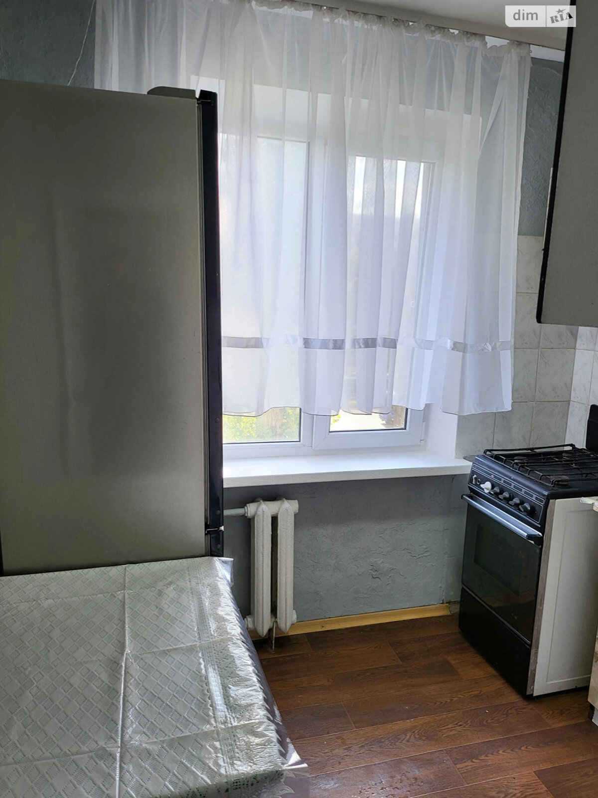 2-Room Apartment in Kiev, Lesya Kurbasa Street, Convenient Location