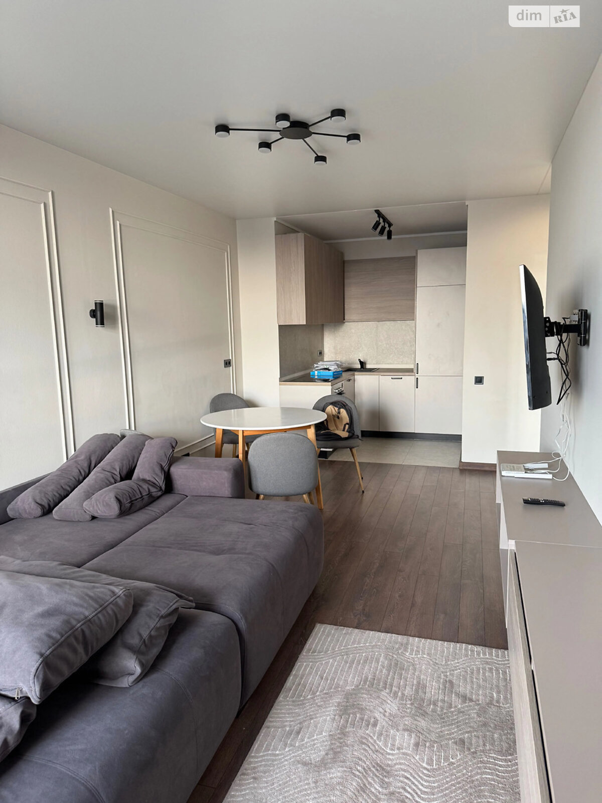 1-Bedroom Apartment in Slavutych Complex, 28th Floor, Fully Furnished