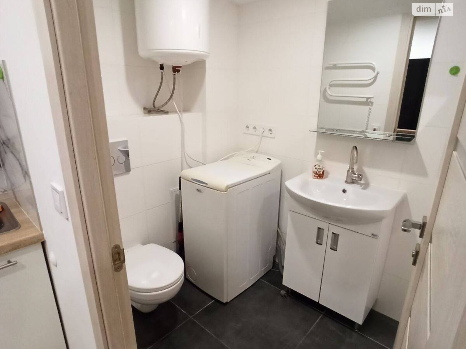 City Center Studio Apartment with Full Amenities