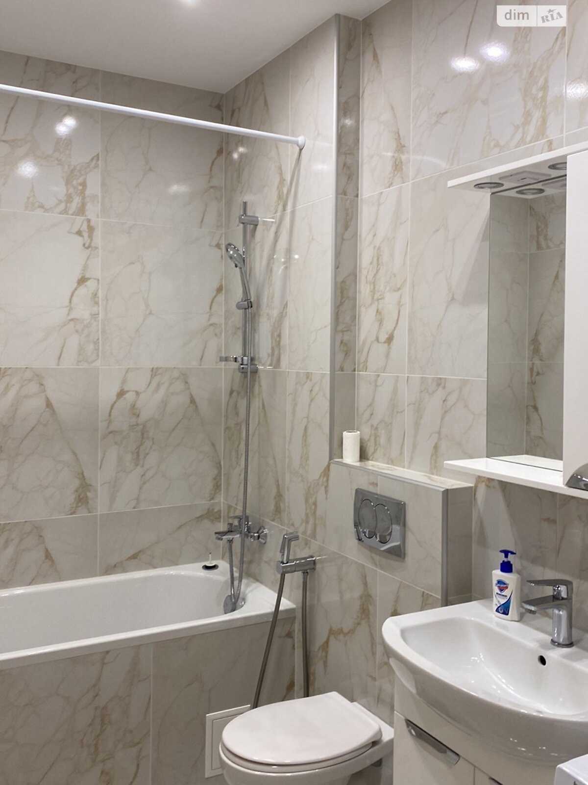1-bedroom apartment in new building with modern euro renovation