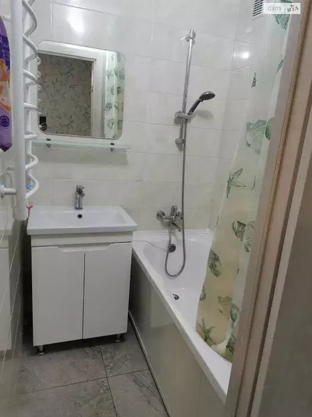 2-bedroom apartment on Levka Lukyanenka Street, 4th floor, fully furnished