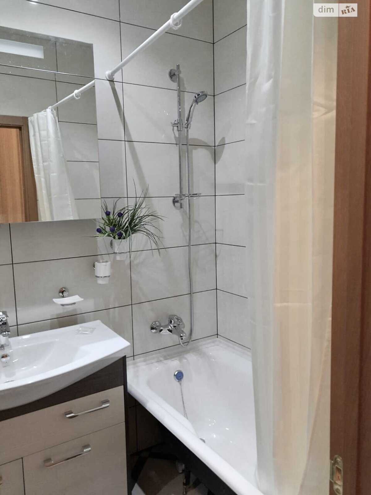 2-Room Apartment near Nauchnaya Metro Station with Full Amenities