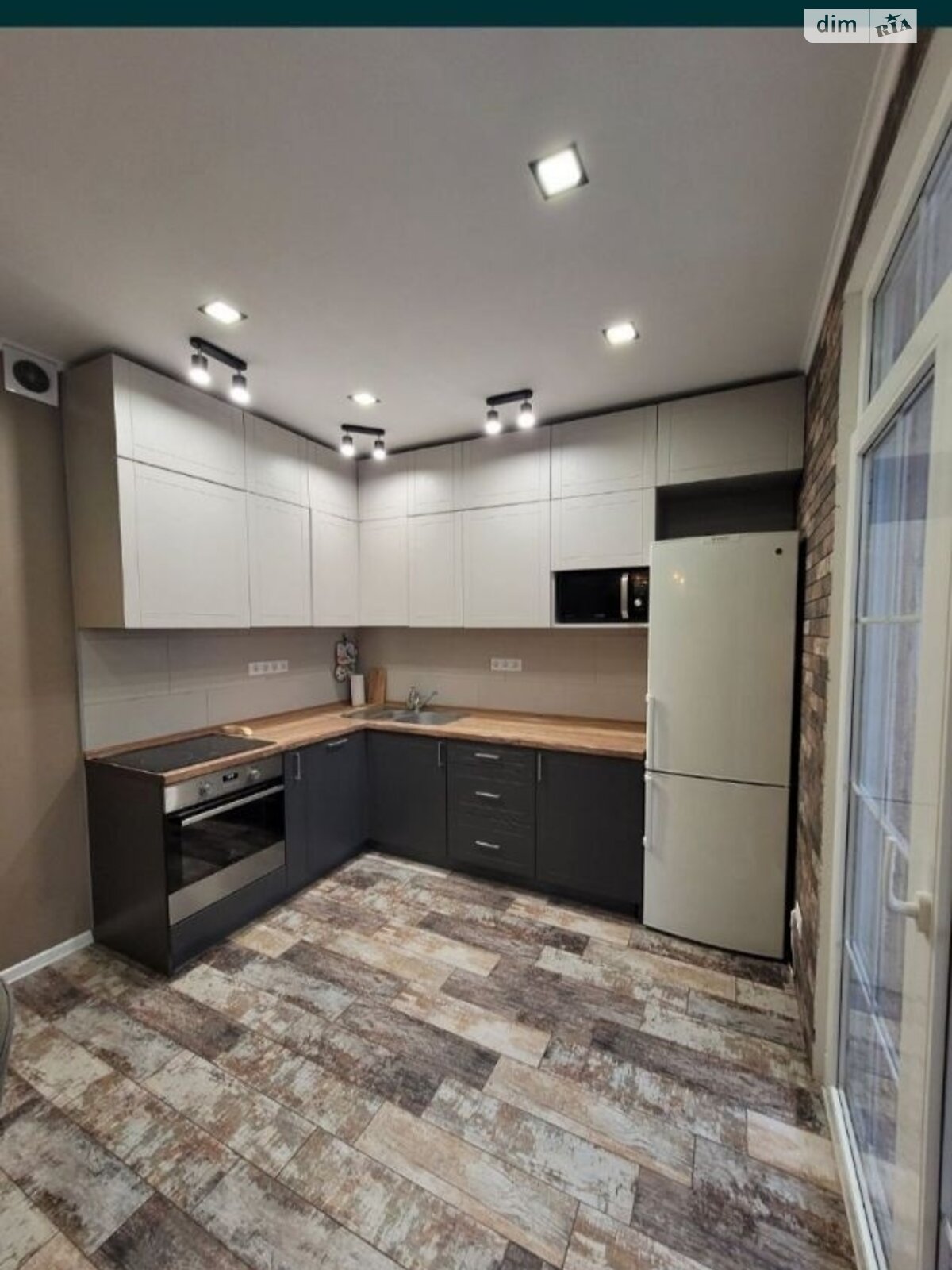 1-Bedroom Apartment in Zamkovetsky Complex, S. Danchenko Street