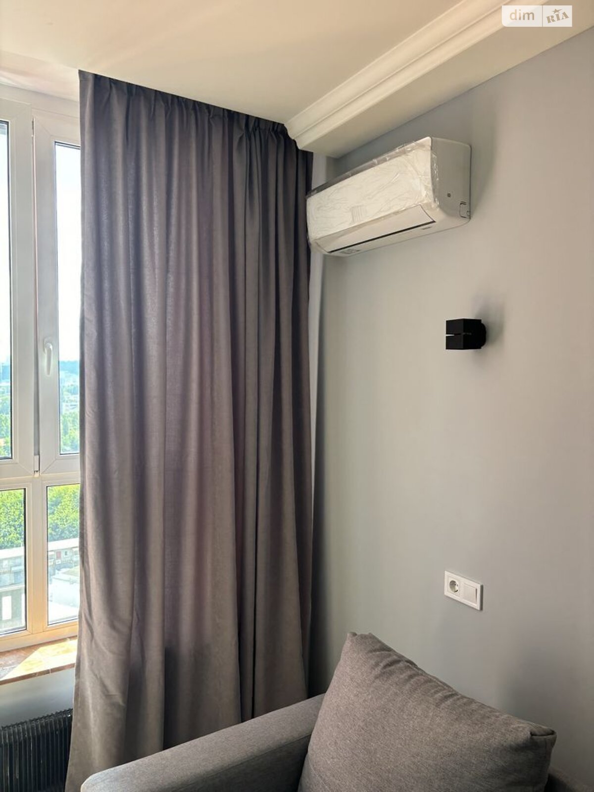 One-bedroom apartment in business-class house with Podol view