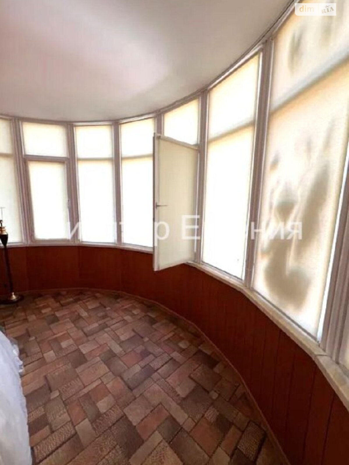 3-Room Apartment in Shevchenko Park Center, 5th Floor