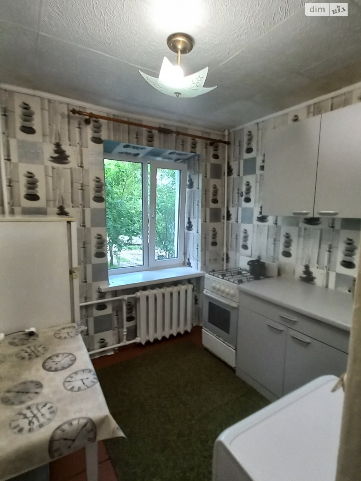 1-room apartment on Pavlovo Pole, brick building, 2nd floor, 4 sleeping places