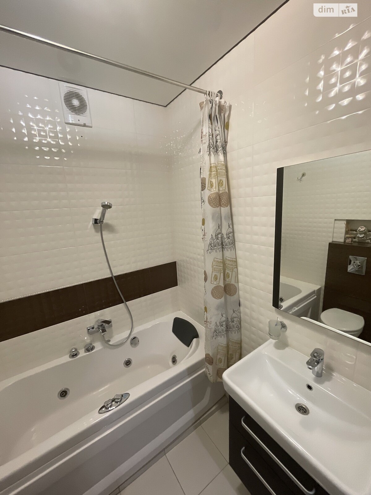 2-Room Apartment on 7th Floor with Designer Interior