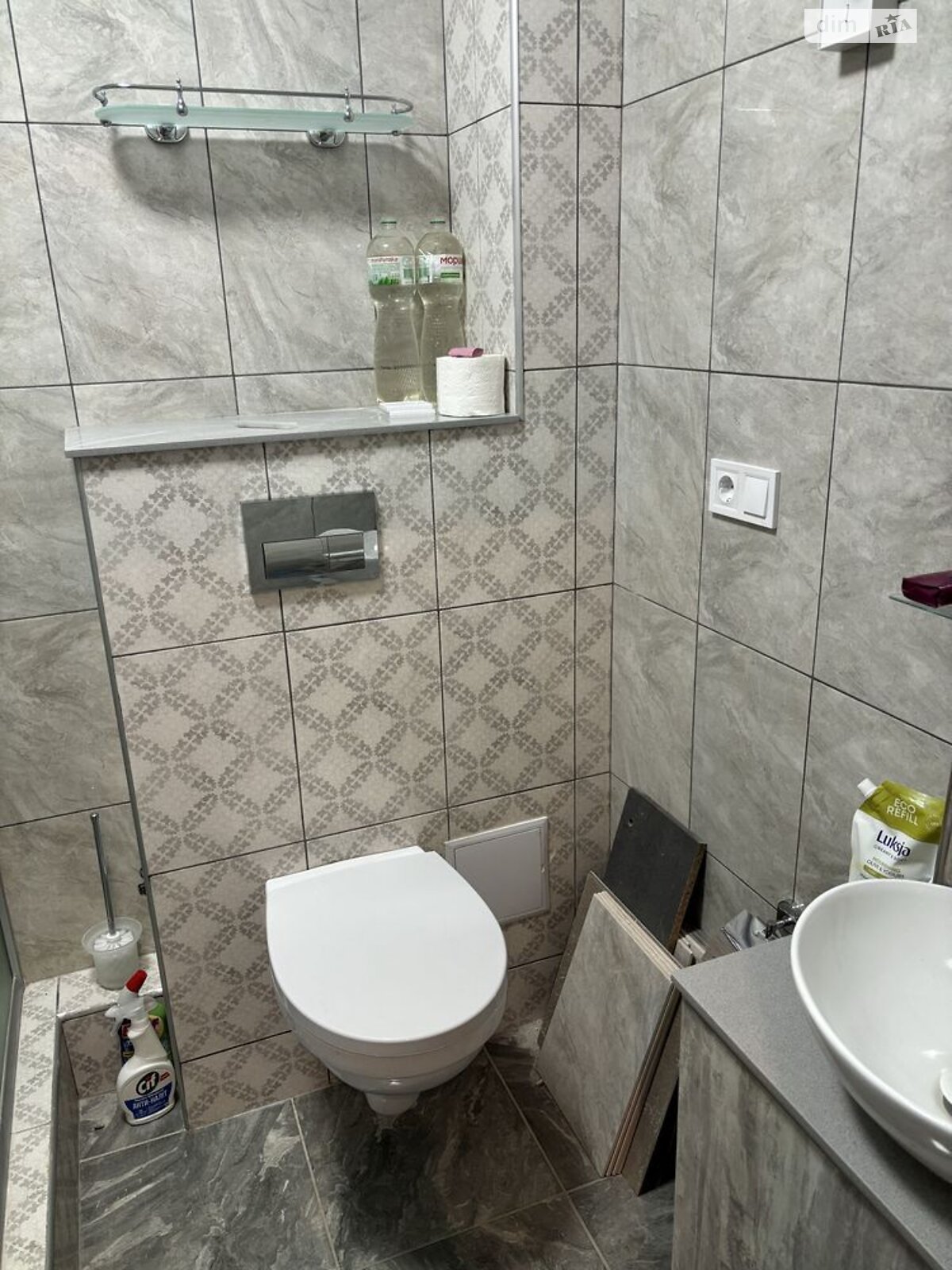 One-bedroom apartment in business-class house with Podol view